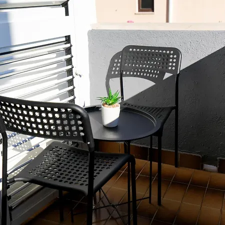 Tonik Diklo, Seaside In Lägenhet