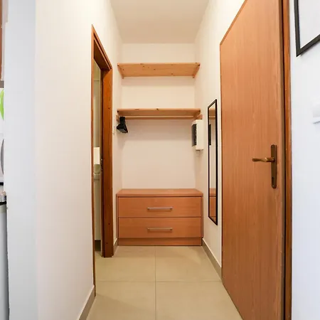 Tonik Diklo, Seaside In