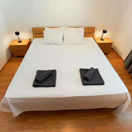 Tonik Diklo, Seaside In Zadar