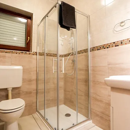 Tonik Diklo, Seaside In * Zadar