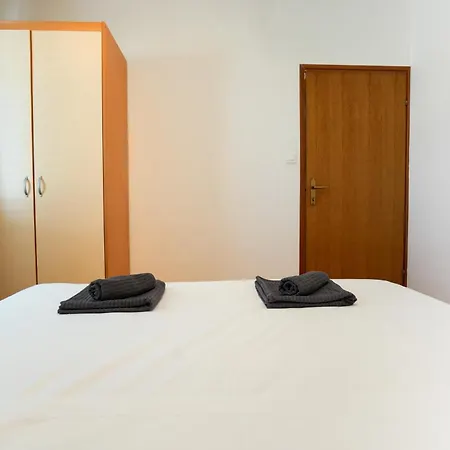 Tonik Diklo, Seaside In Lägenhet Zadar