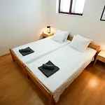 Tonik Diklo, Seaside In *