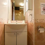 Tonik Diklo, Seaside In