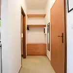 Tonik Diklo, Seaside In