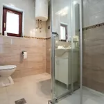 Tonik Diklo, Seaside In *