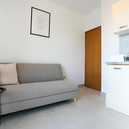 Tonik Diklo, Seaside In * Zadar