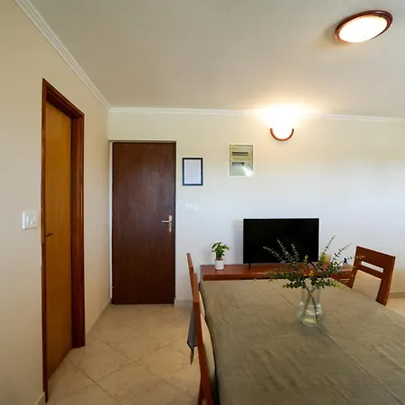 Tonik Diklo, Seaside In * Zadar