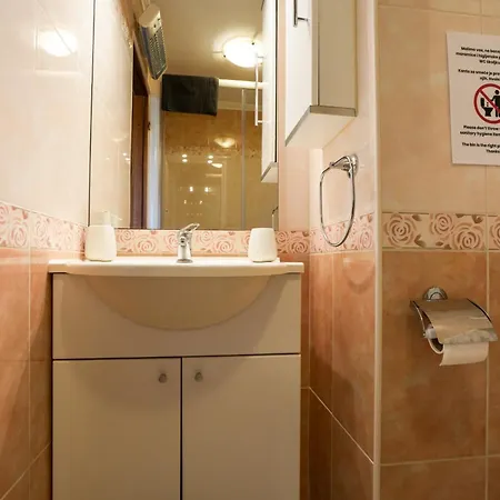 Tonik Diklo, Seaside In