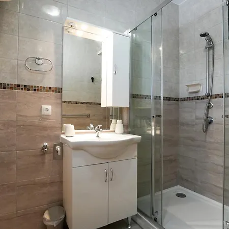 Tonik Diklo, Seaside In Apartment Zadar