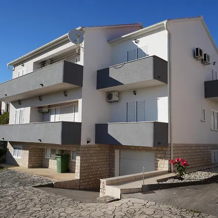 Tonik Diklo, Seaside In Apartamento *