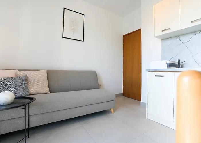 Tonik Diklo, Seaside In * Zadar