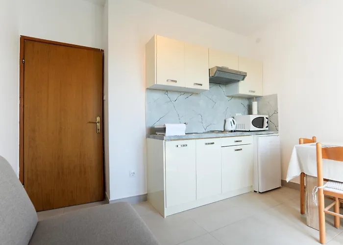 Tonik Diklo, Seaside In * Zadar