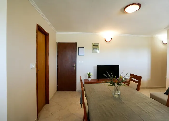 Tonik Diklo, Seaside In * Zadar