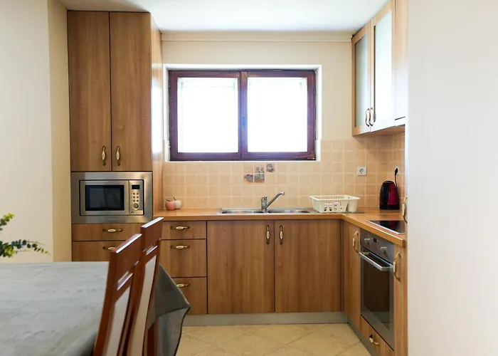 Tonik Diklo, Seaside In * Zadar