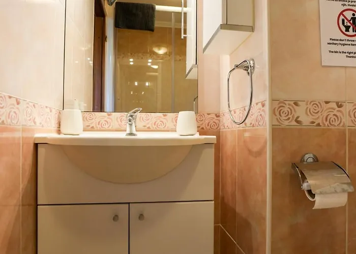 Tonik Diklo, Seaside In