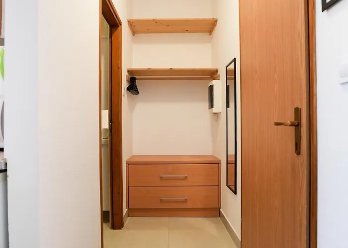 Tonik Diklo, Seaside In