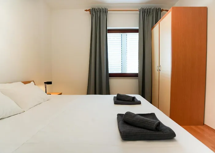 Tonik Diklo, Seaside In Zadar