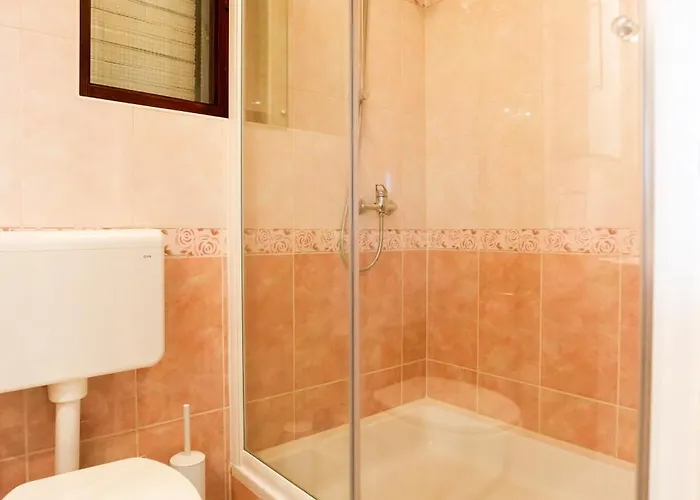 Tonik Diklo, Seaside In *