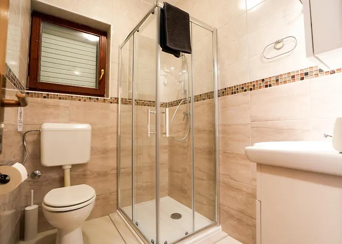 Tonik Diklo, Seaside In * Zadar