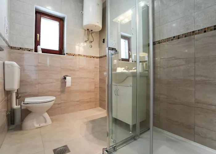 Tonik Diklo, Seaside In *